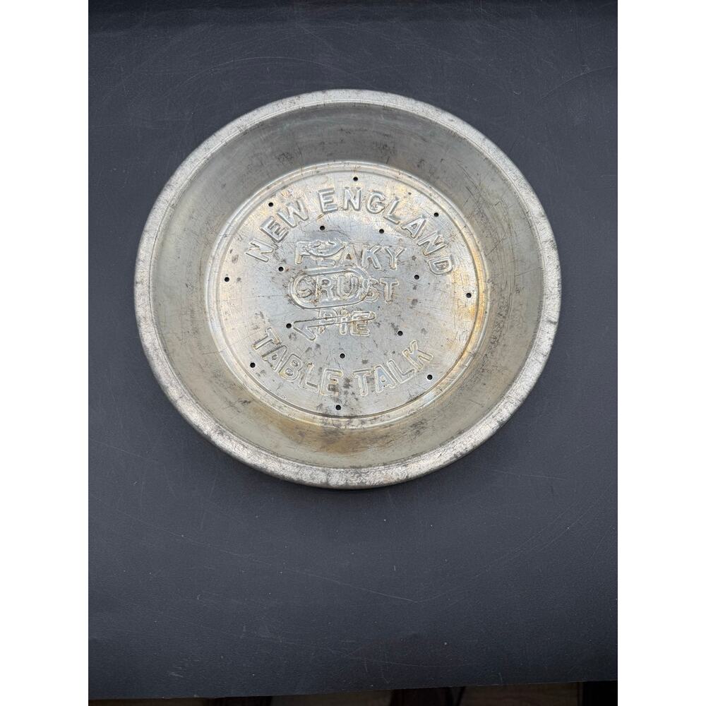VTGTable Talk Pie Tin 9.5" New England Flaky Crust Aluminum Baking Pan